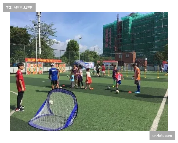 巴黎郊区业余联赛引入职业俱乐部青训体系，百名青少年参与选拔